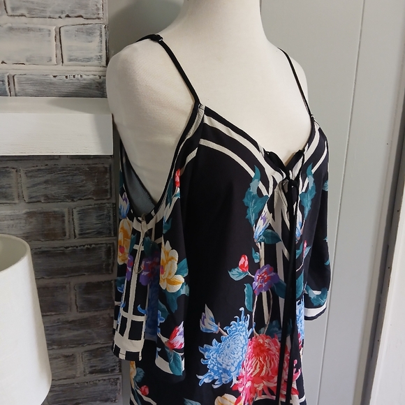 Anthropologie Flying Tomato Cold Shoulder Top Size Small - Picture 6 of 7